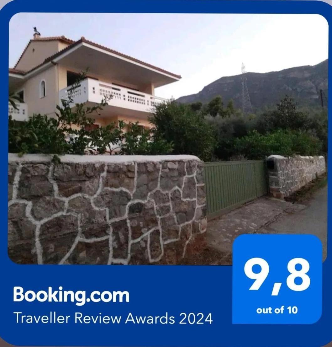 A Modern Farmhouse With Big Garden Trápeza Dış mekan fotoğraf